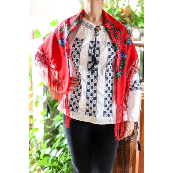 Batic traditional  inflorat maci4