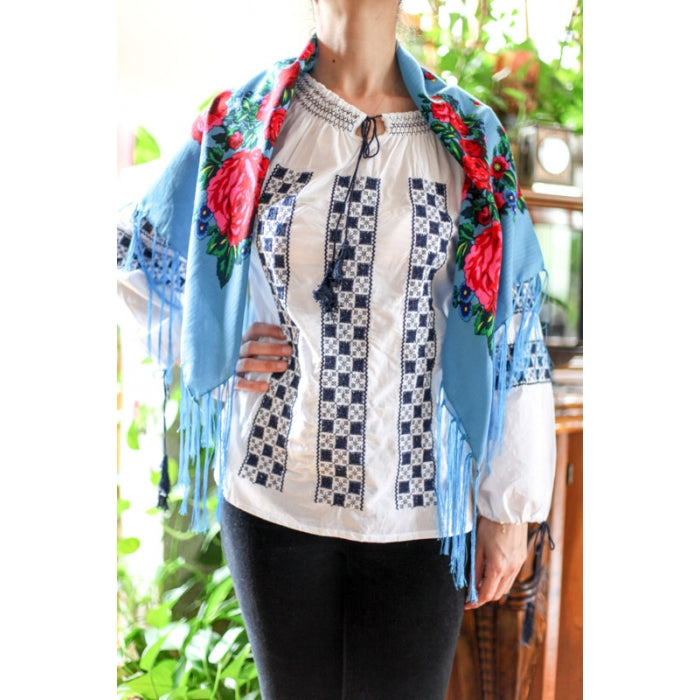 Batic traditional  inflorat maci8