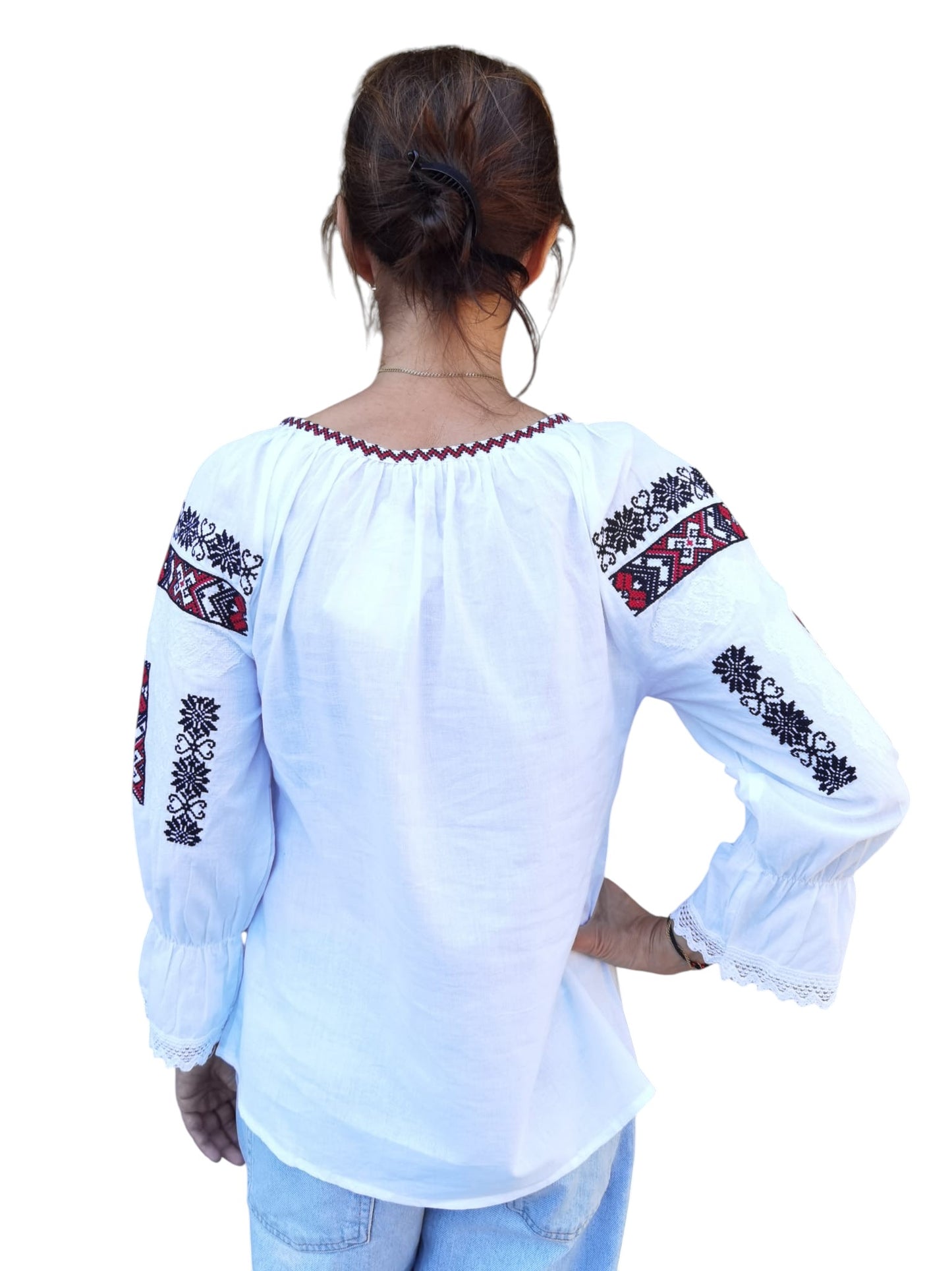 Ie Tradițională Românească Albă cu Broderie Roșu și Negru – Model Autentic pentru Femei