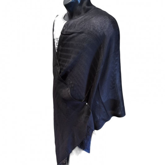 Esarfa neagra cu franjuri3