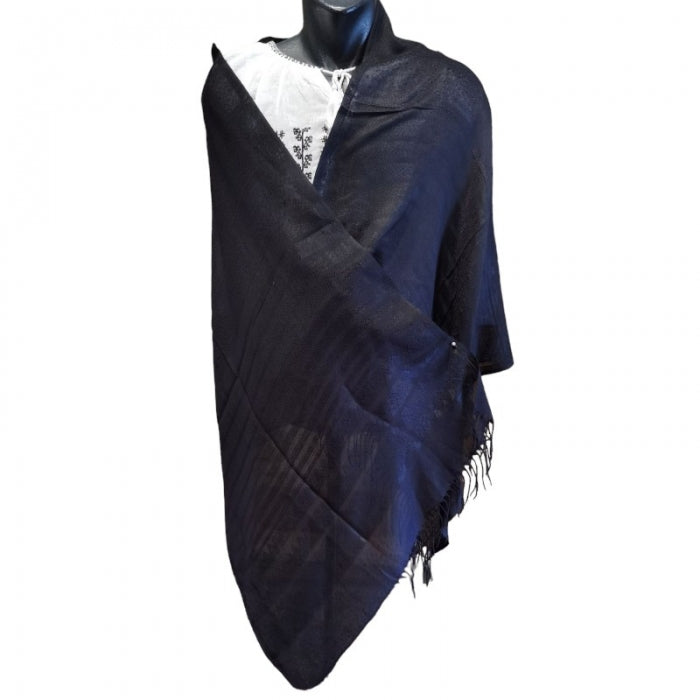 Esarfa neagra cu franjuri3