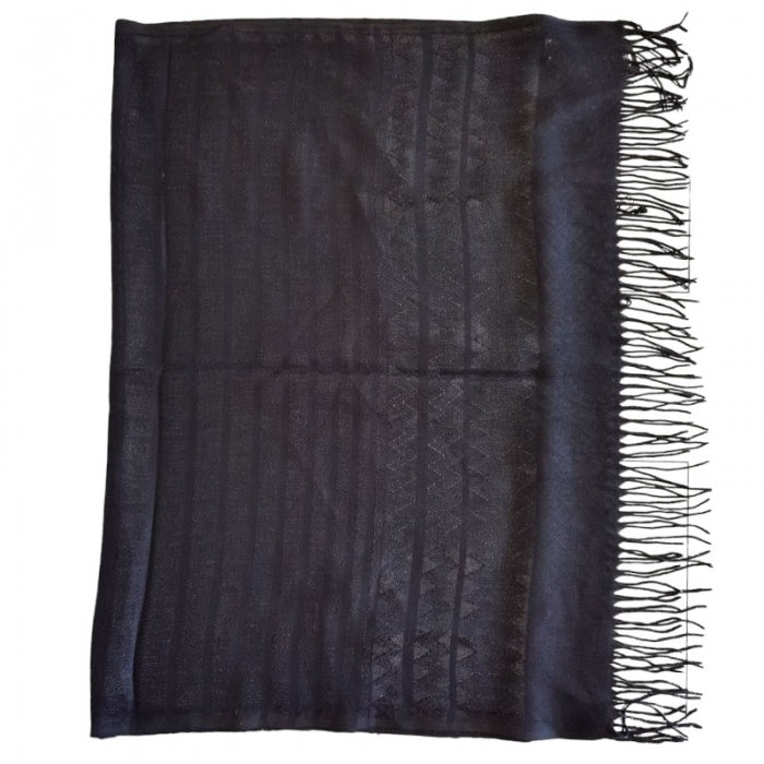Esarfa neagra cu franjuri3