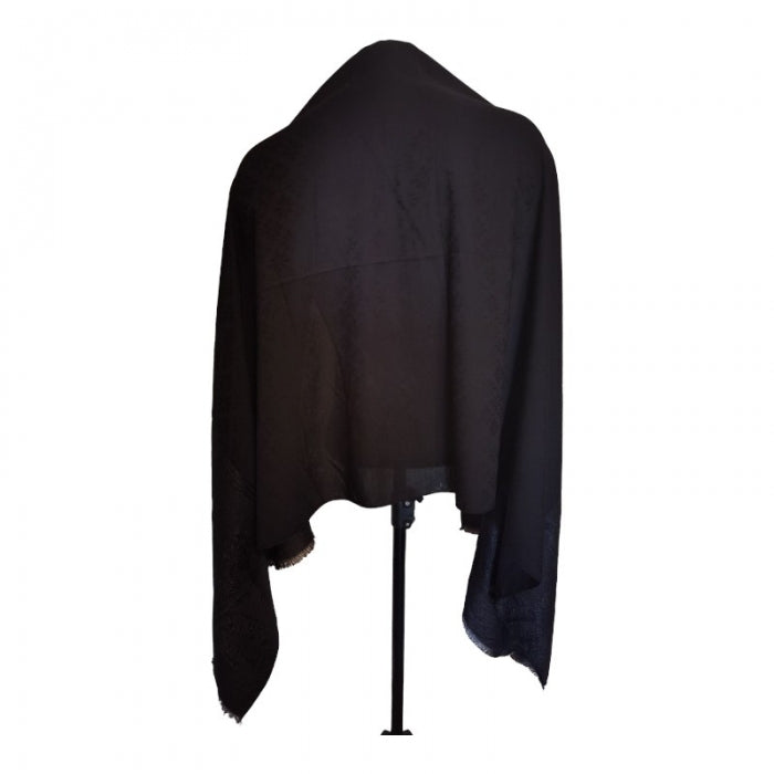 Esarfa neagra cu franjuri4