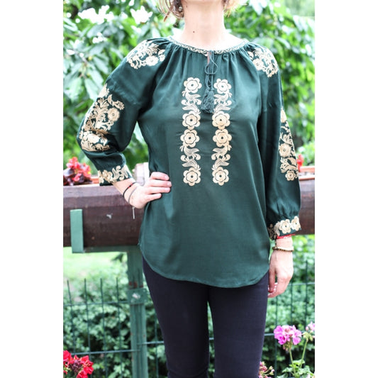 Ie Traditionala Adelina3