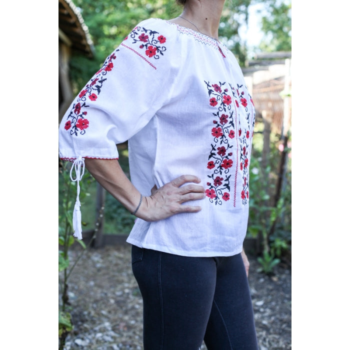 Ie Traditionala Aglaia2