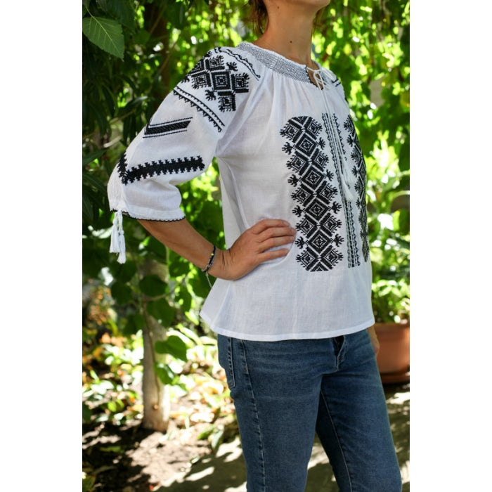 Ie Traditionala Anya5