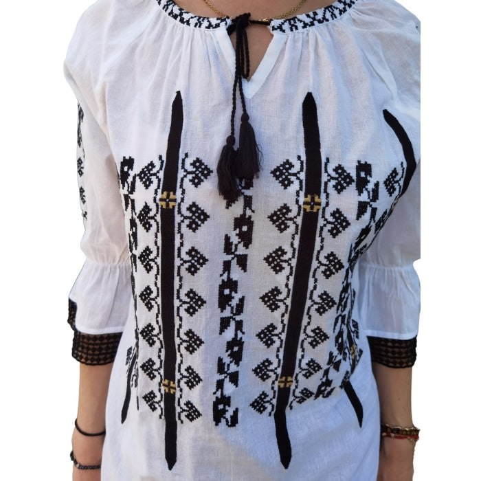 Ie Traditionala Cristina10