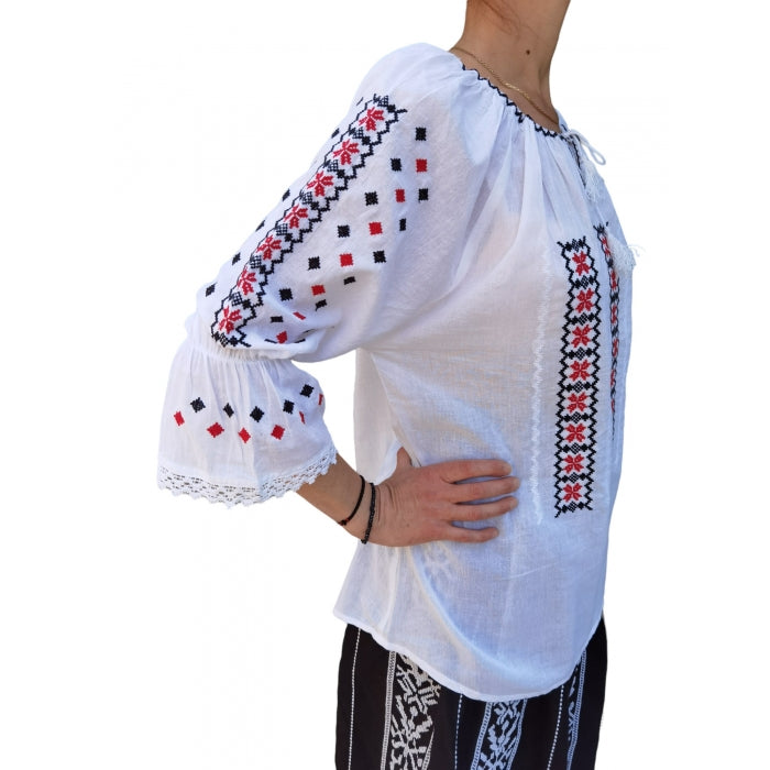 Ie Traditionala Cristina4