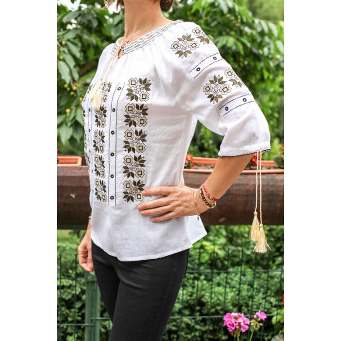 Ie Traditionala  Frunda