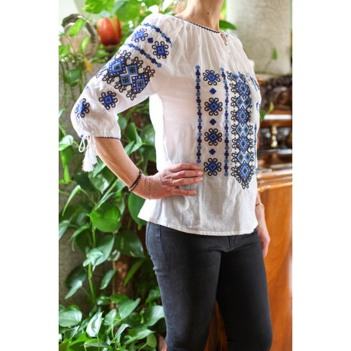 Ie traditionala Melania9