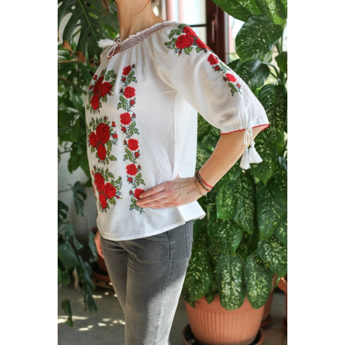 Ie Traditionala Trandafira14