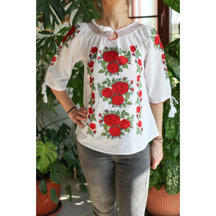 Ie Traditionala Trandafira14