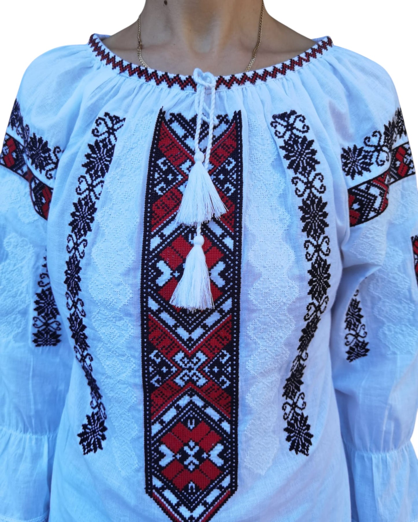 Ie Tradițională Românească Albă cu Broderie Roșu și Negru – Model Autentic pentru Femei