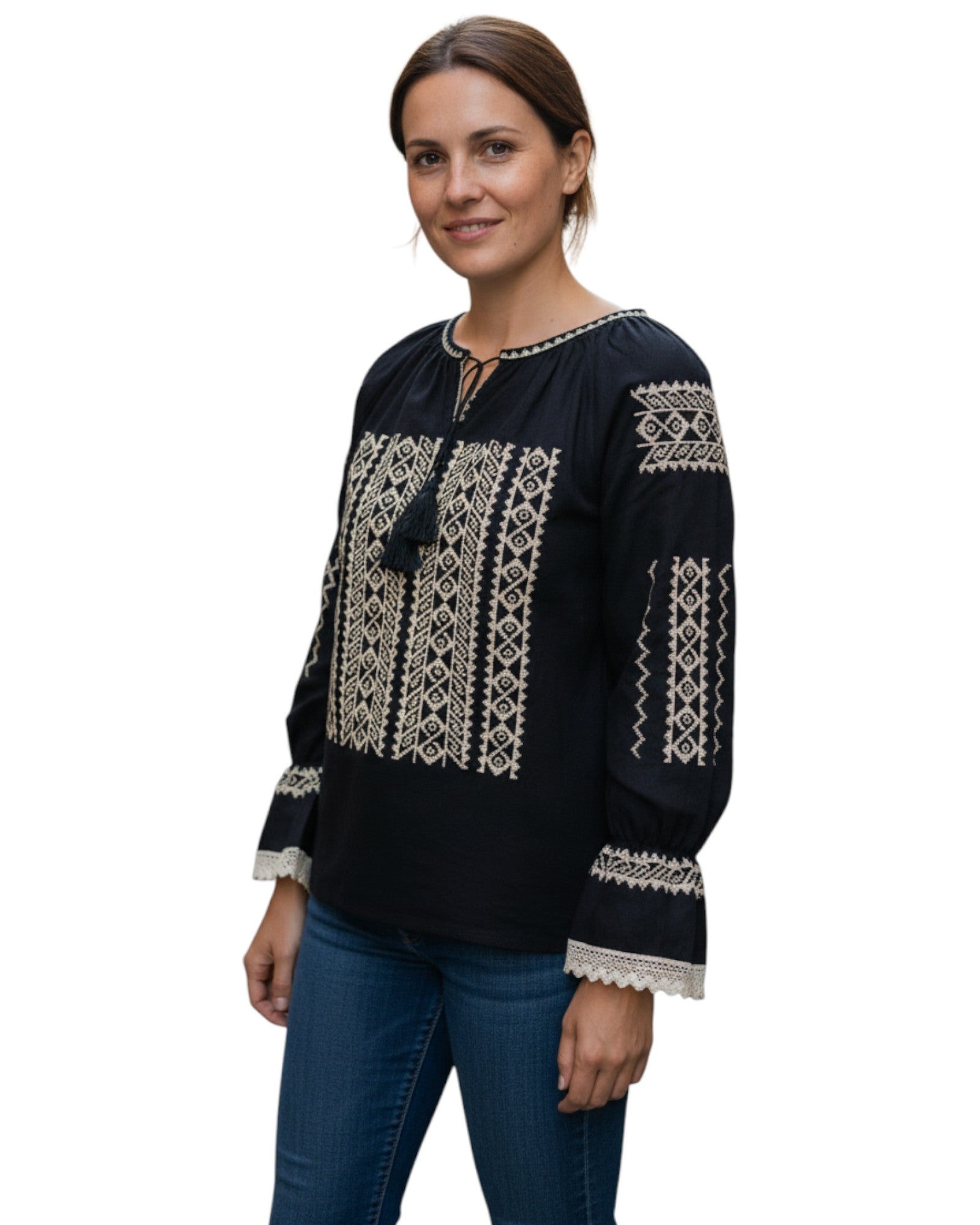 Ie Tradițională Românească Neagră cu Broderie Bej – Model Autentic și Elegant
