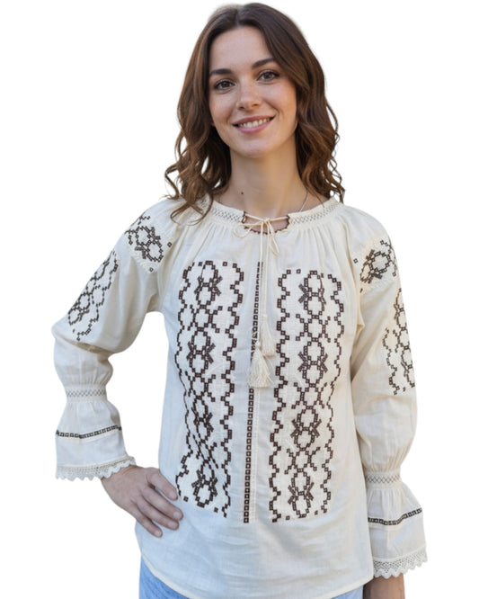ie romaneasca bej cu broderie maro cu maneca lunga