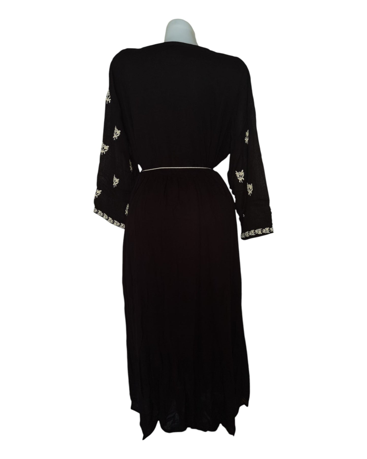 Rochie tradițională neagră din vâscoză cu broderie bej – mărimi S–3XL