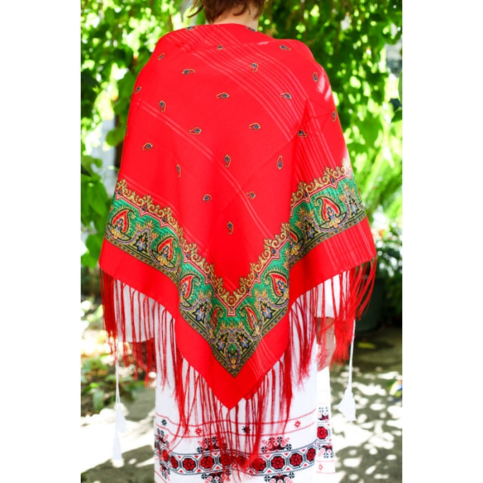 Batic traditional Amanda rosu