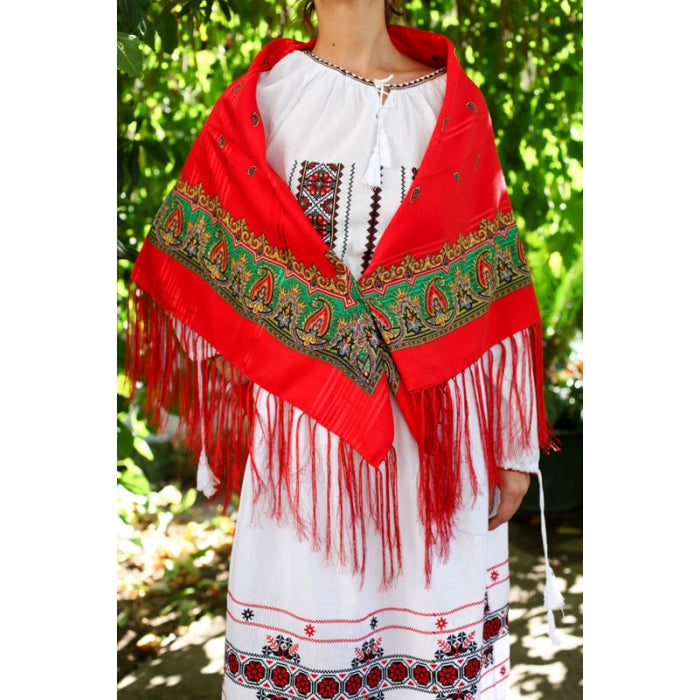 Batic traditional Amanda rosu