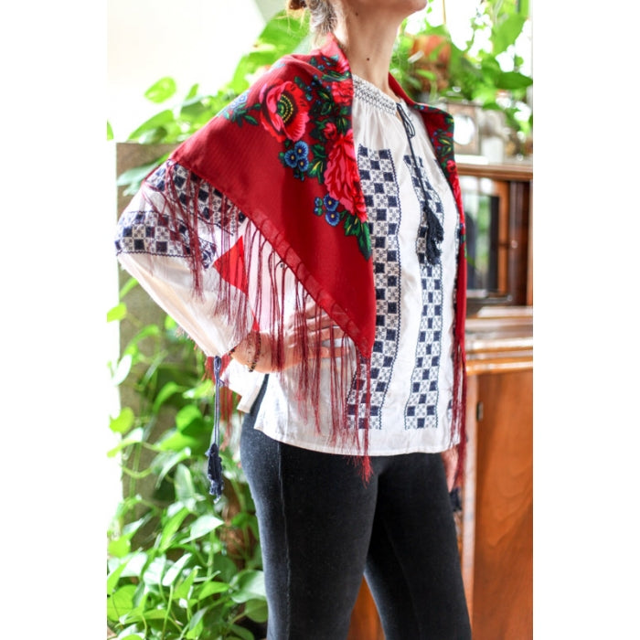 Batic traditional  inflorat maci5