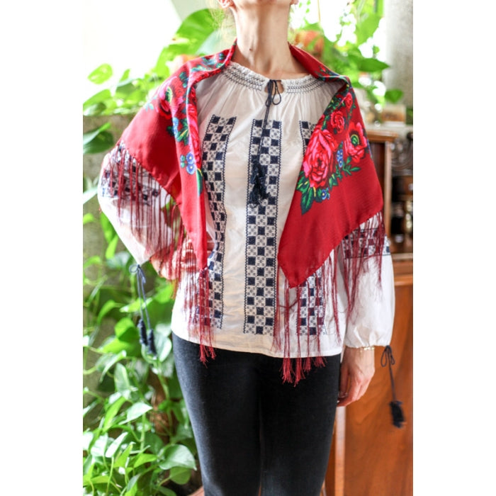 Batic traditional  inflorat maci5