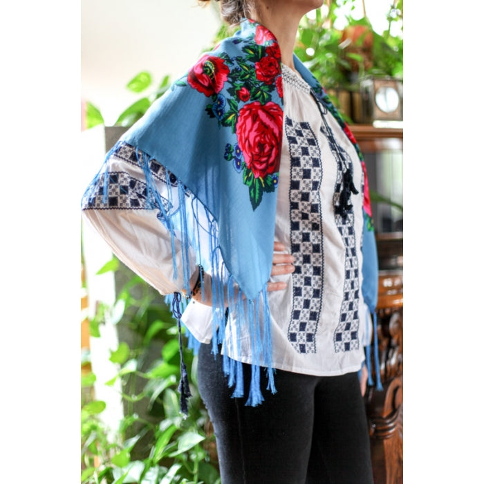 Batic traditional  inflorat maci8