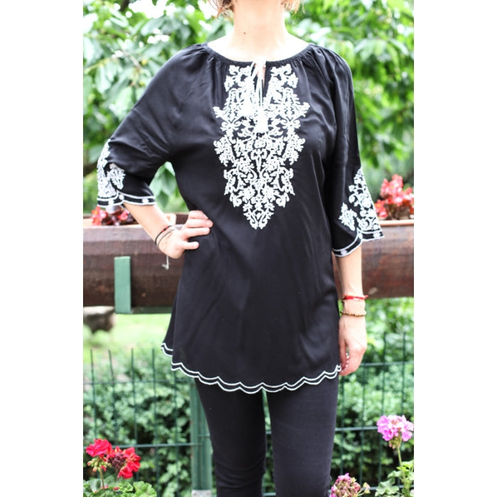 Bluza Brodata cu motive Traditionala