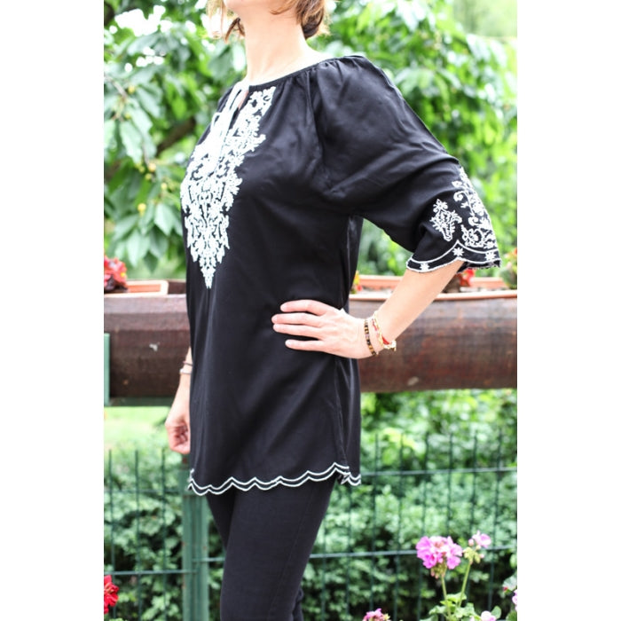 Bluza Brodata cu motive Traditionala