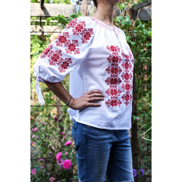 Ie Traditionala Avis