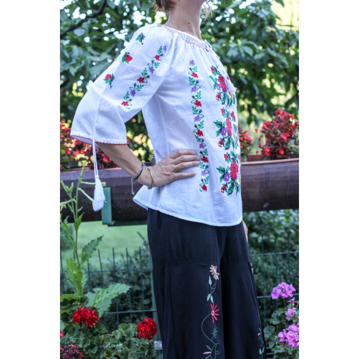 Ie Traditionala brodata cu flori