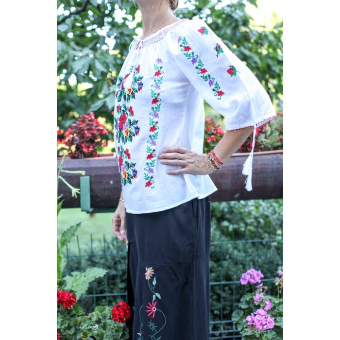 Ie Traditionala brodata cu flori