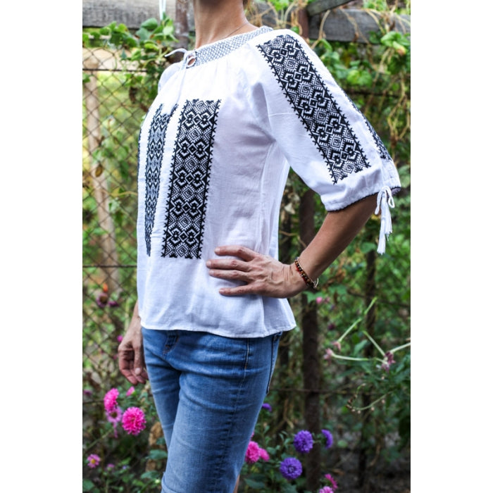 Ie Traditionala Celestina