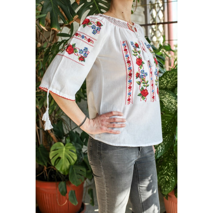 Ie Traditionala Corina3