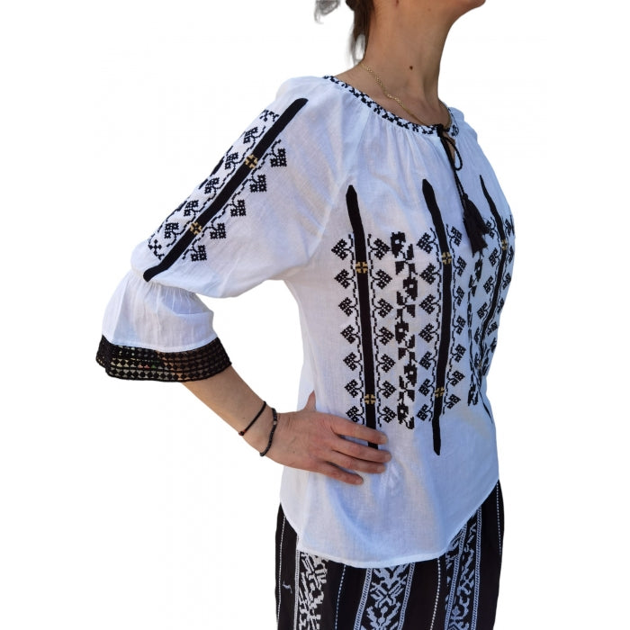 Ie Traditionala Cristina10