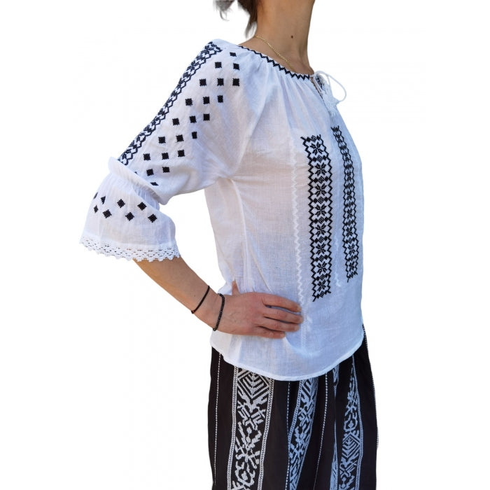 Ie Traditionala Cristina3