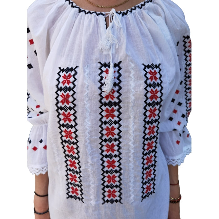 Ie Traditionala Cristina4