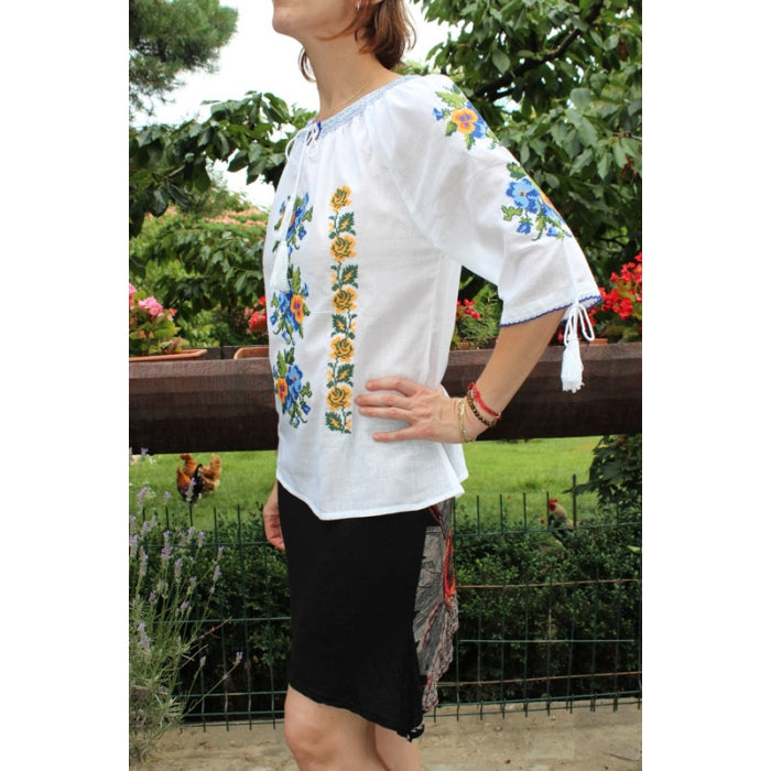 Ie Traditionala  Melania2