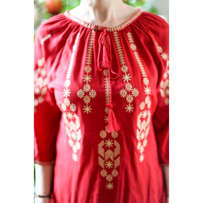 Ie traditionala Melania5