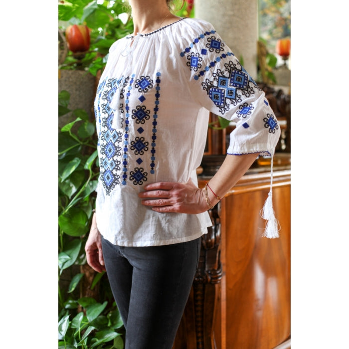 Ie traditionala Melania9