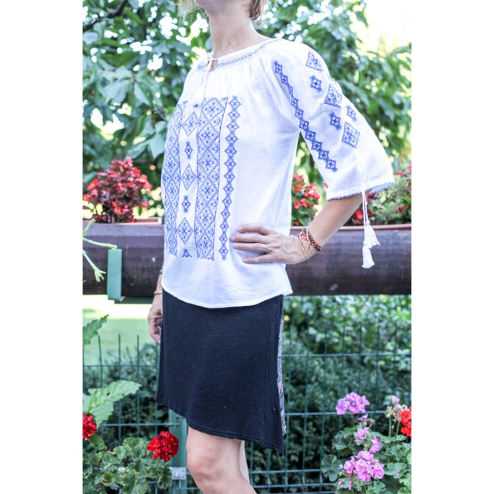 Ie Traditionala Teodora2