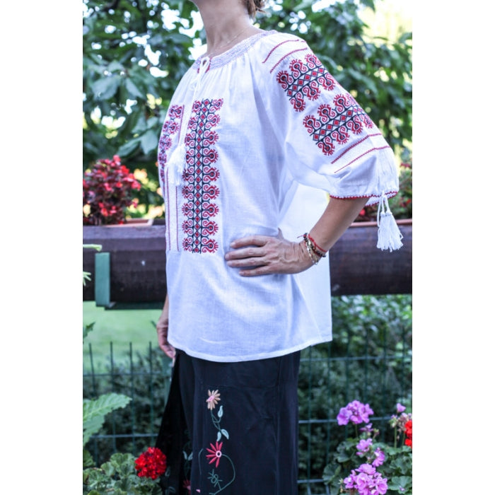 Ie Traditionala Teodosia4