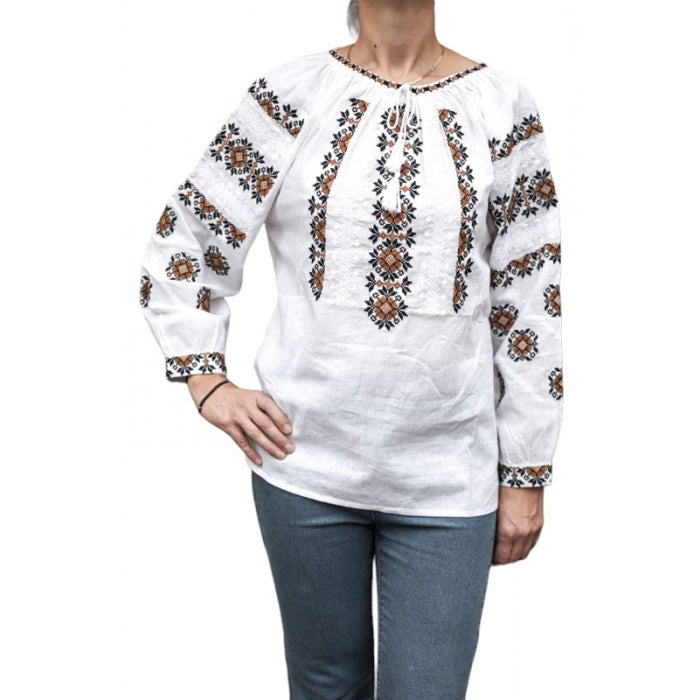 Set traditional romanesc pentru femei si barbati